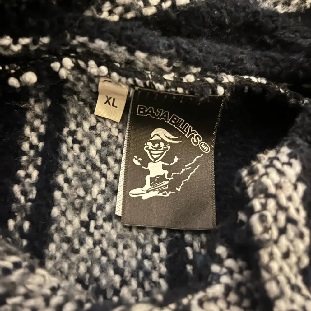 Custom poncho - Picture 3 of 4
